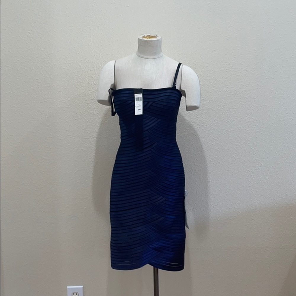BCBGMaxAzaria Dress NEVER BEEN WORN! ✨
